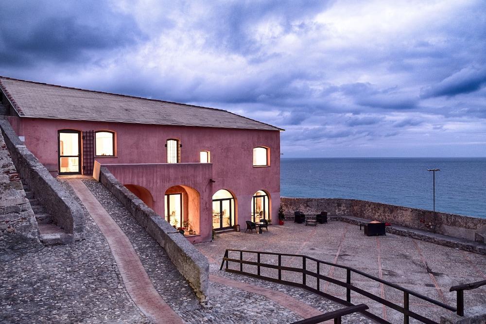Locanda La Fortezza Finale Ligure Eksteriør billede